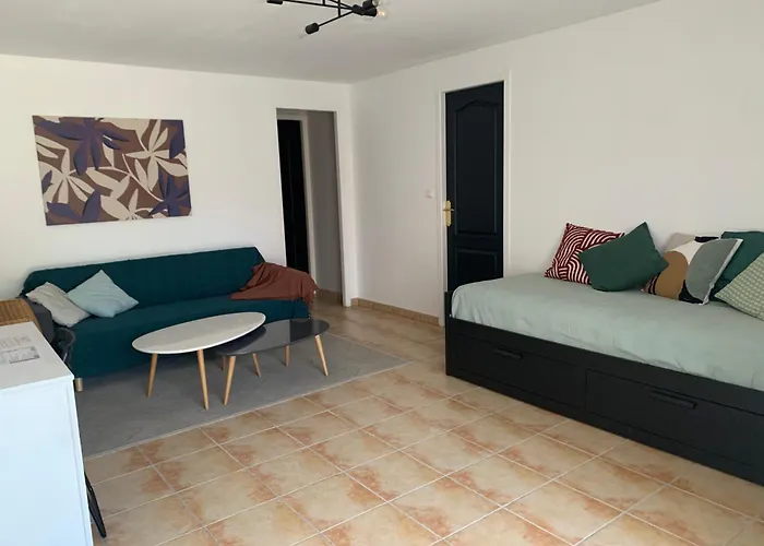 Logement Dans Maison En Pierre A La Campagne